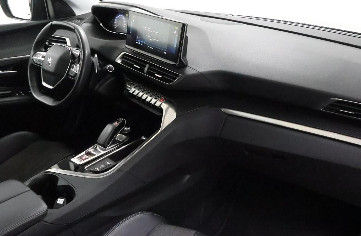 PEUGEOT 3008 1.6 Hybrid Allure e-EAT8