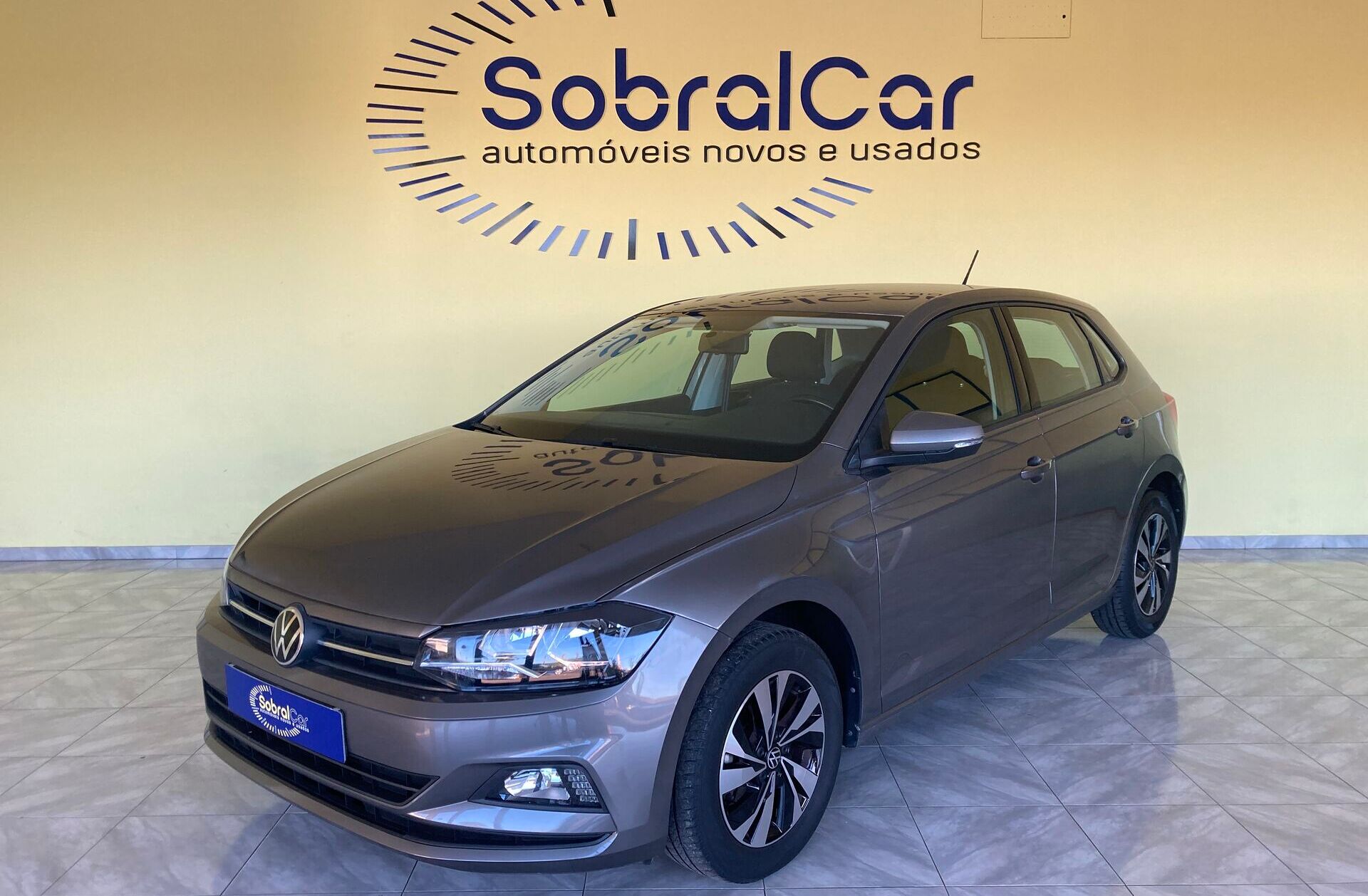 VOLKSWAGEN Polo 1.0 TSi Life Automático
