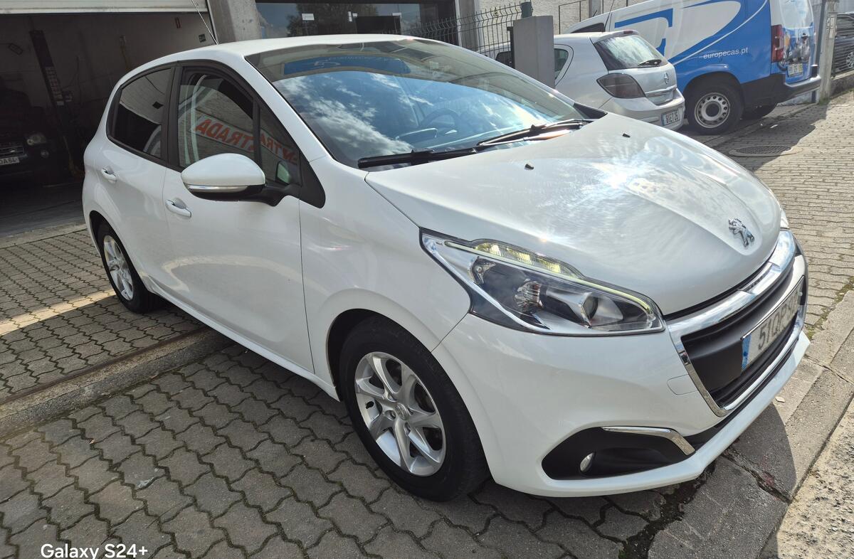 PEUGEOT 208 1.2 PureTech Active