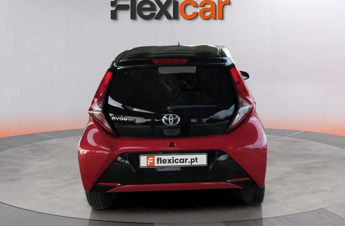TOYOTA Aygo 1.0 X-Clusiv Red