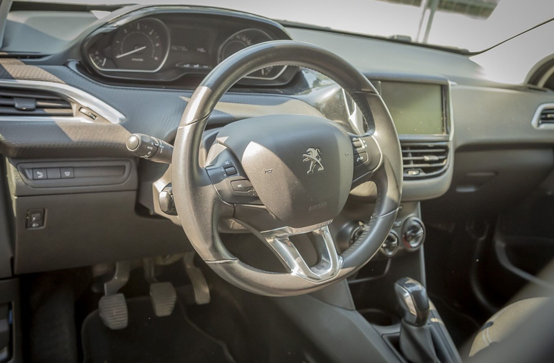 PEUGEOT 208 1.5 BlueHDi Allure