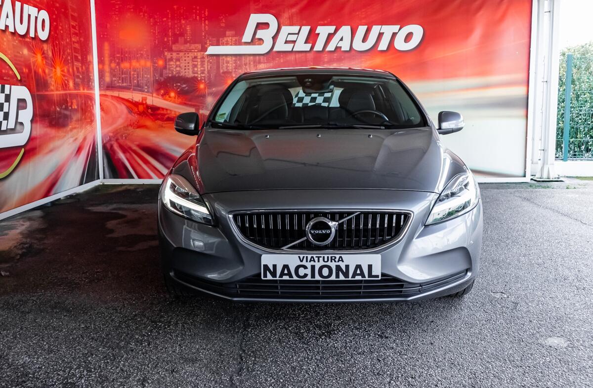 VOLVO V40 2.0 D3 Momentum