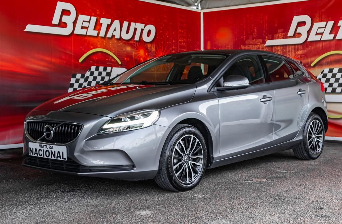 VOLVO V40 2.0 D3 Momentum