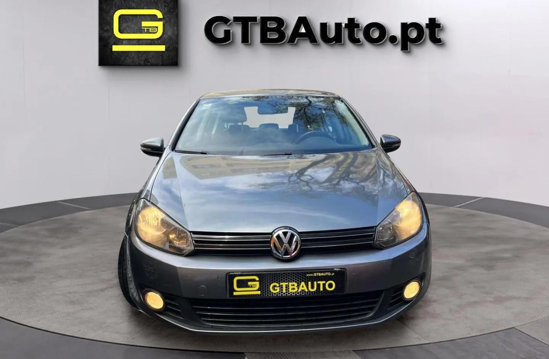VOLKSWAGEN Golf 1.6 TDi Confortline