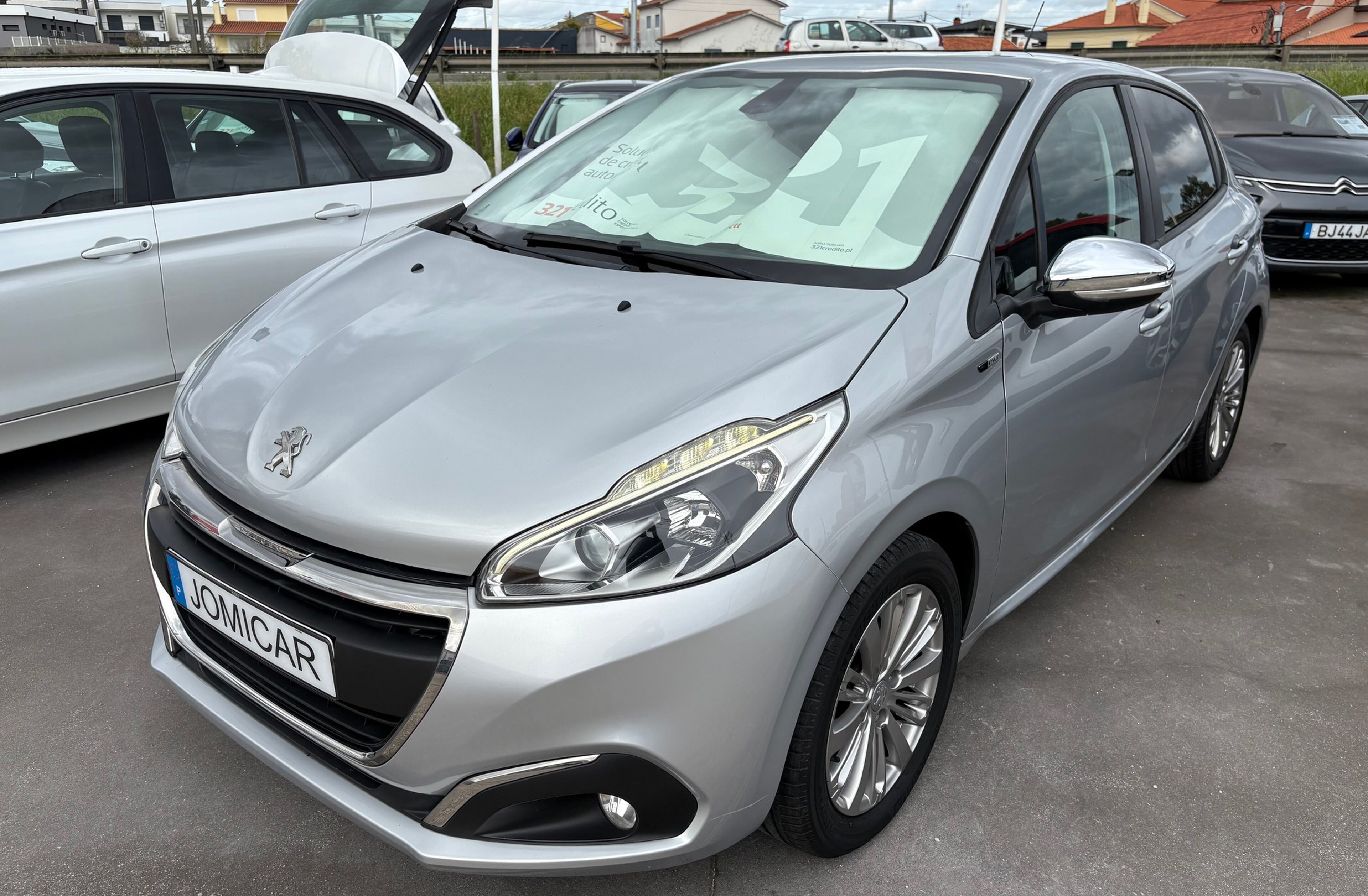 PEUGEOT 208 1.2 VTi SE Style