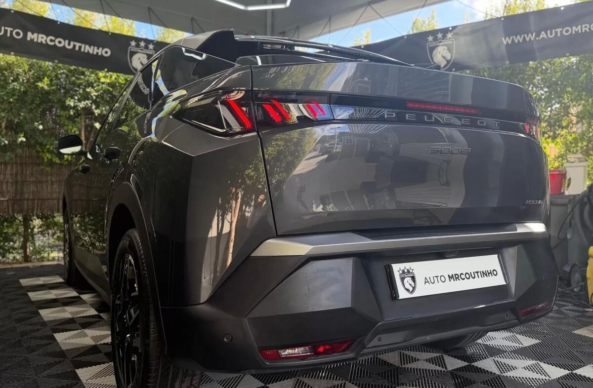 PEUGEOT 3008 1.2 Hybrid Allure e-DCS6