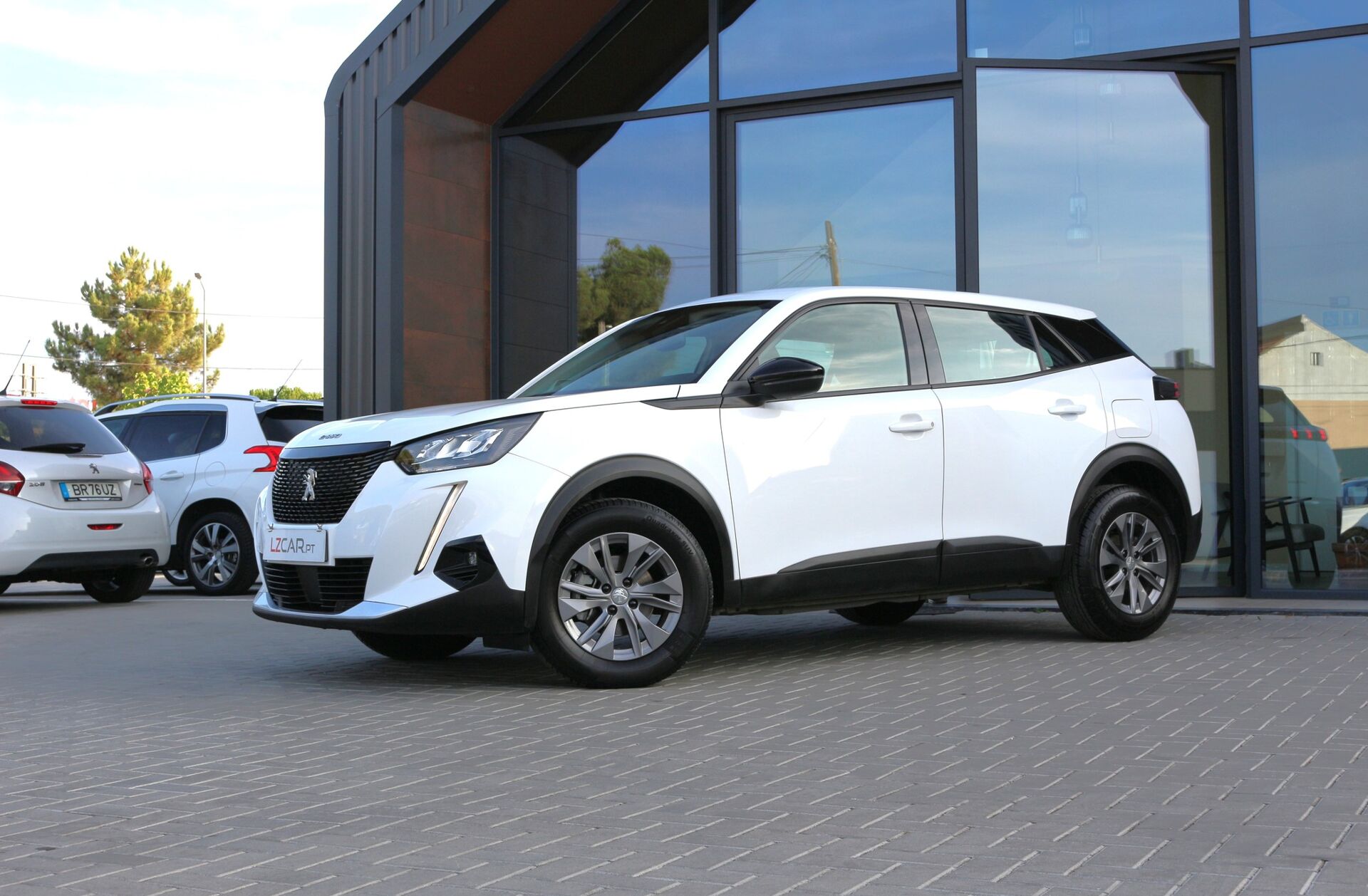 PEUGEOT 2008 1.2 PureTech Active Pack