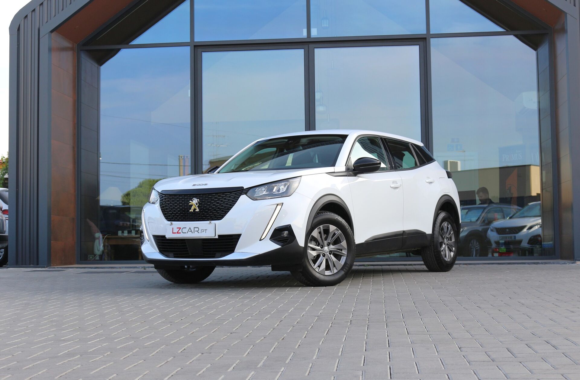 PEUGEOT 2008 1.2 PureTech Active Pack