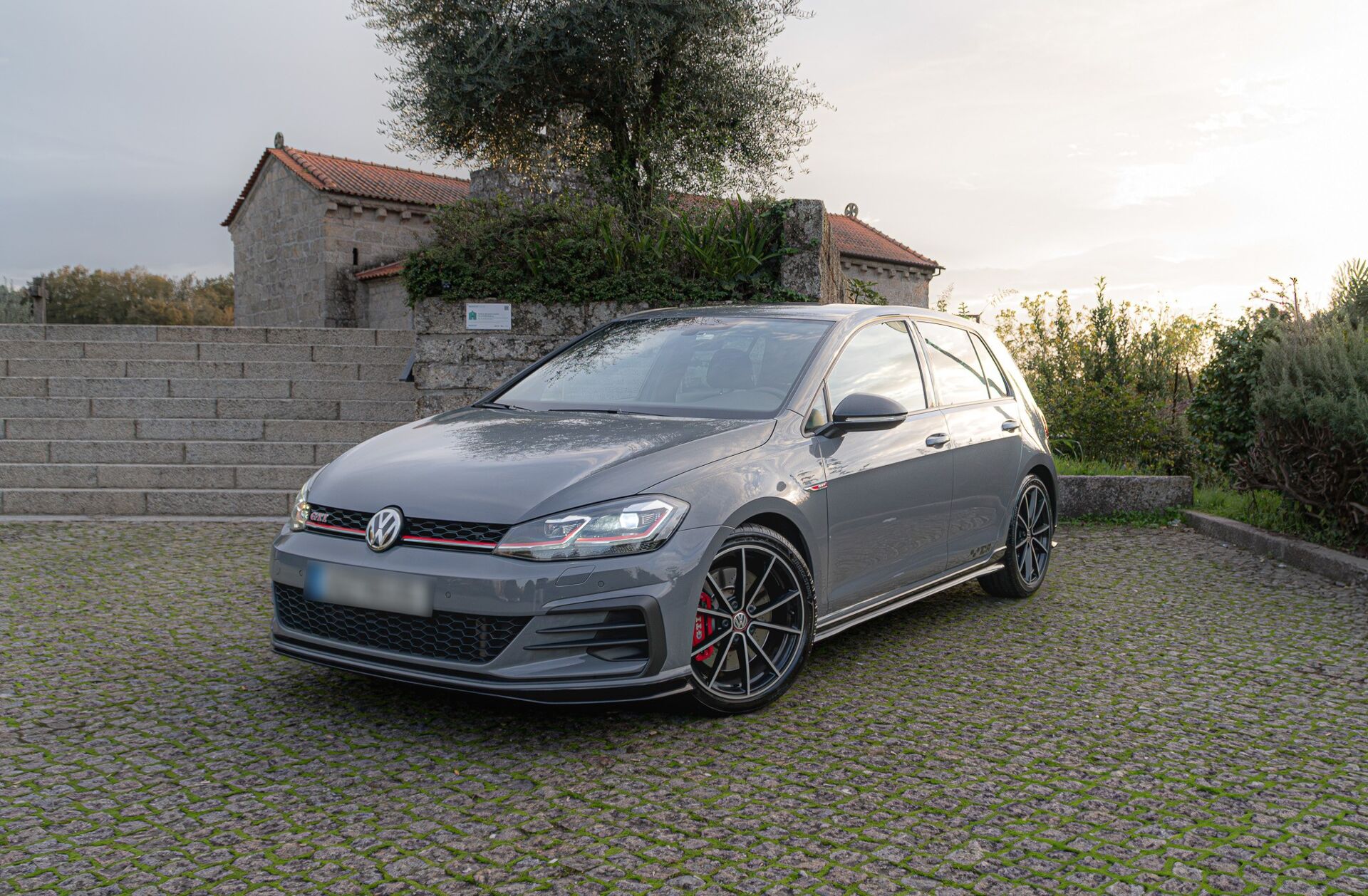 VOLKSWAGEN Golf 2.0 TSI TCR DSG