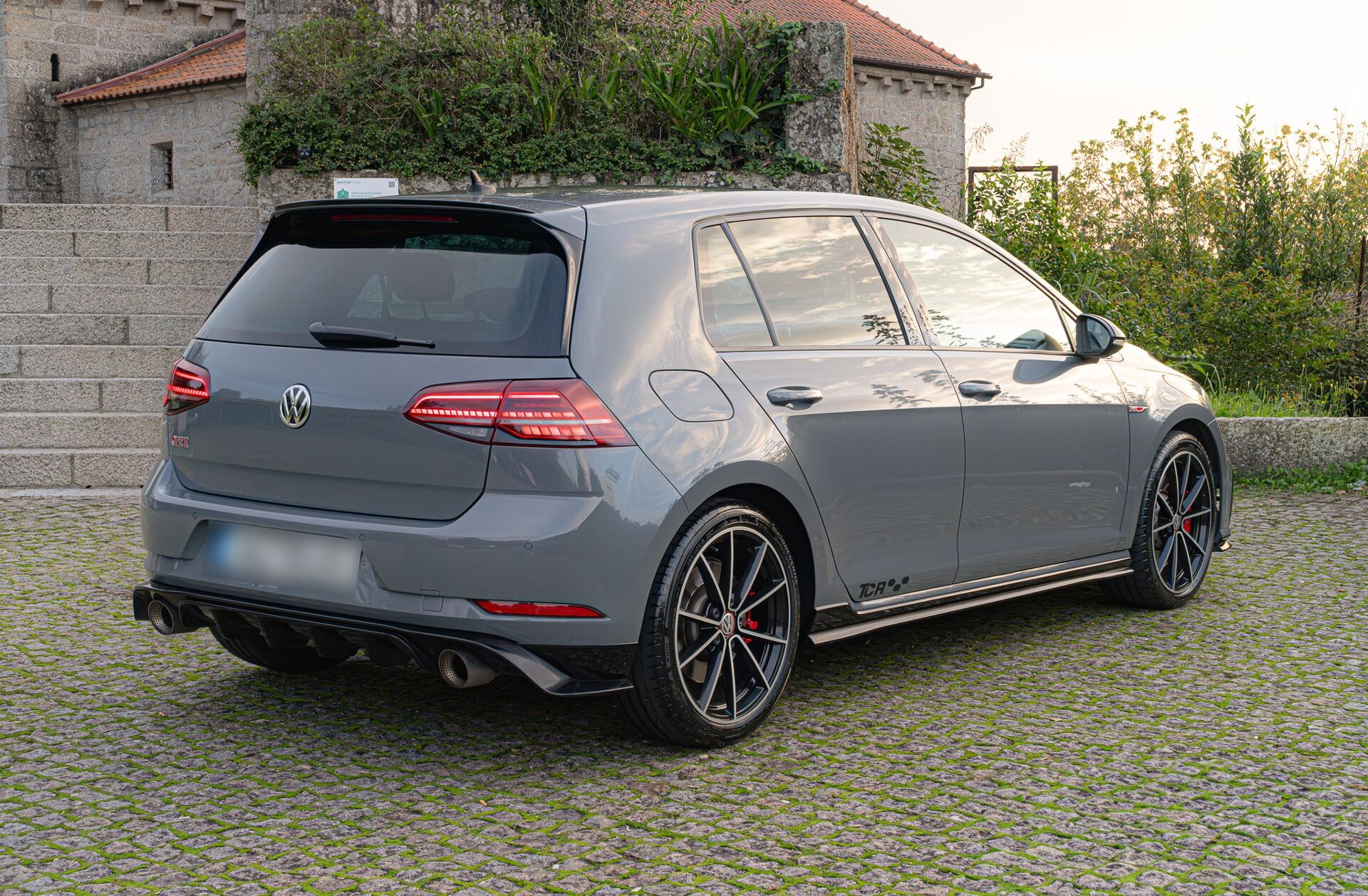 VOLKSWAGEN Golf 2.0 TSI TCR DSG
