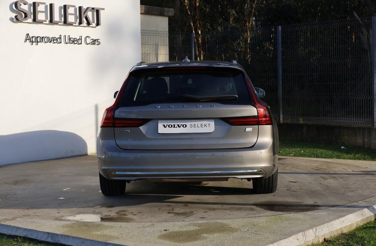 VOLVO V90 2.0 T6 PHEV Inscription Expression AWD