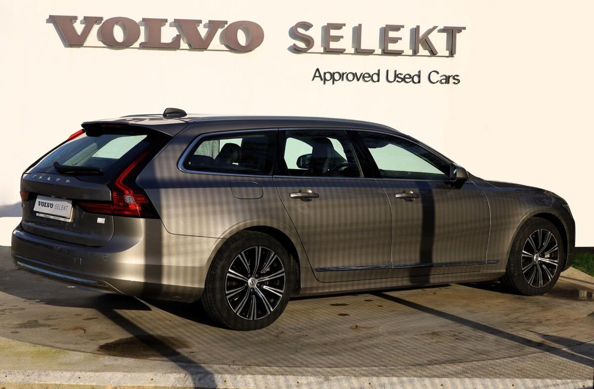VOLVO V90 2.0 T6 PHEV Inscription Expression AWD