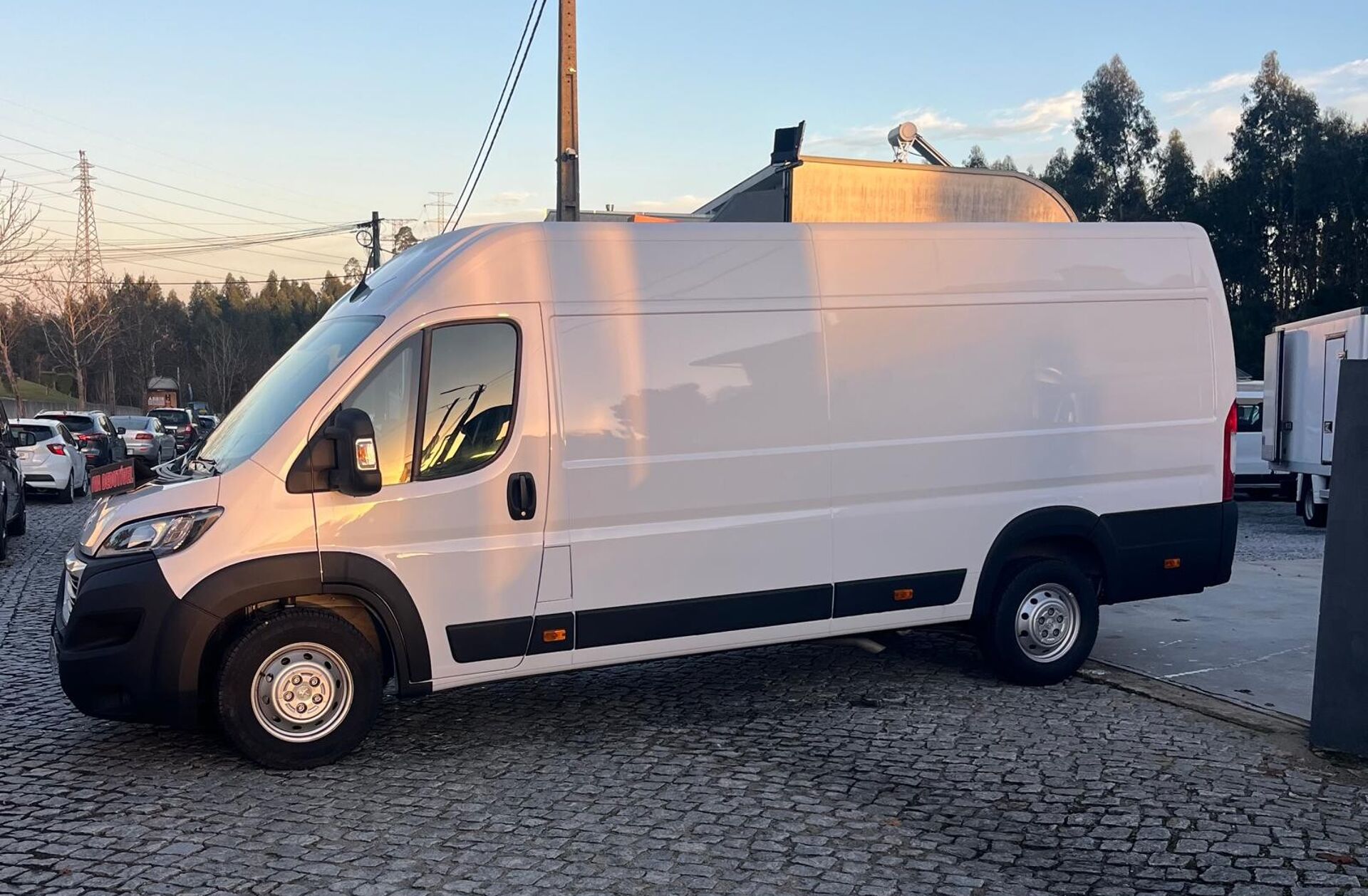 PEUGEOT Boxer 2.2 BlueHDi 330 L1H1 Pro