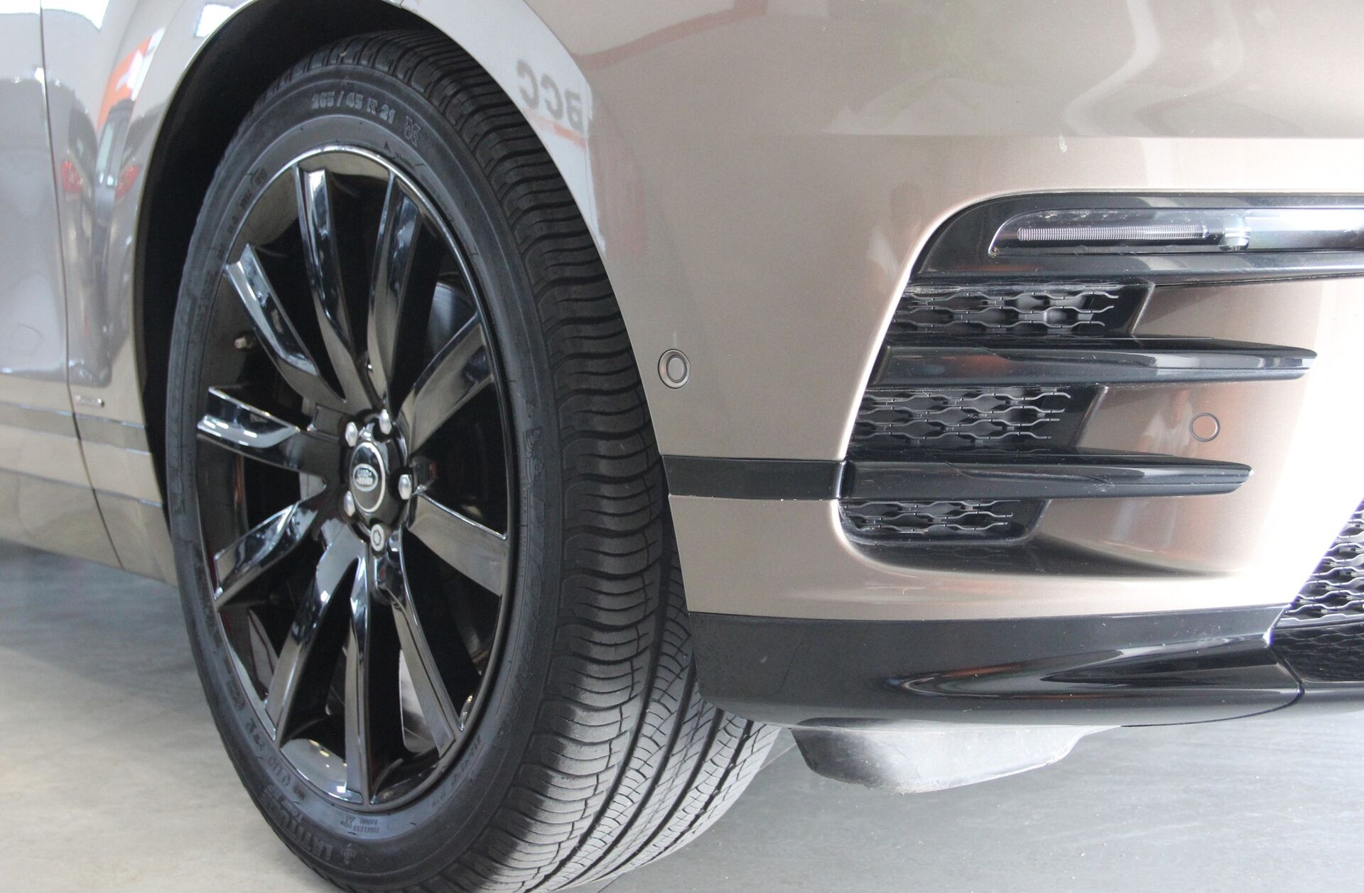 LAND ROVER Range Rover Velar 2.0 D R-Dynamic