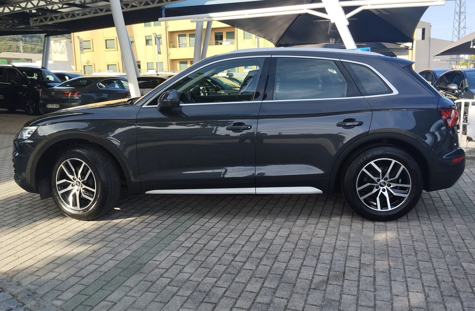 AUDI Q5 2.0 TDI