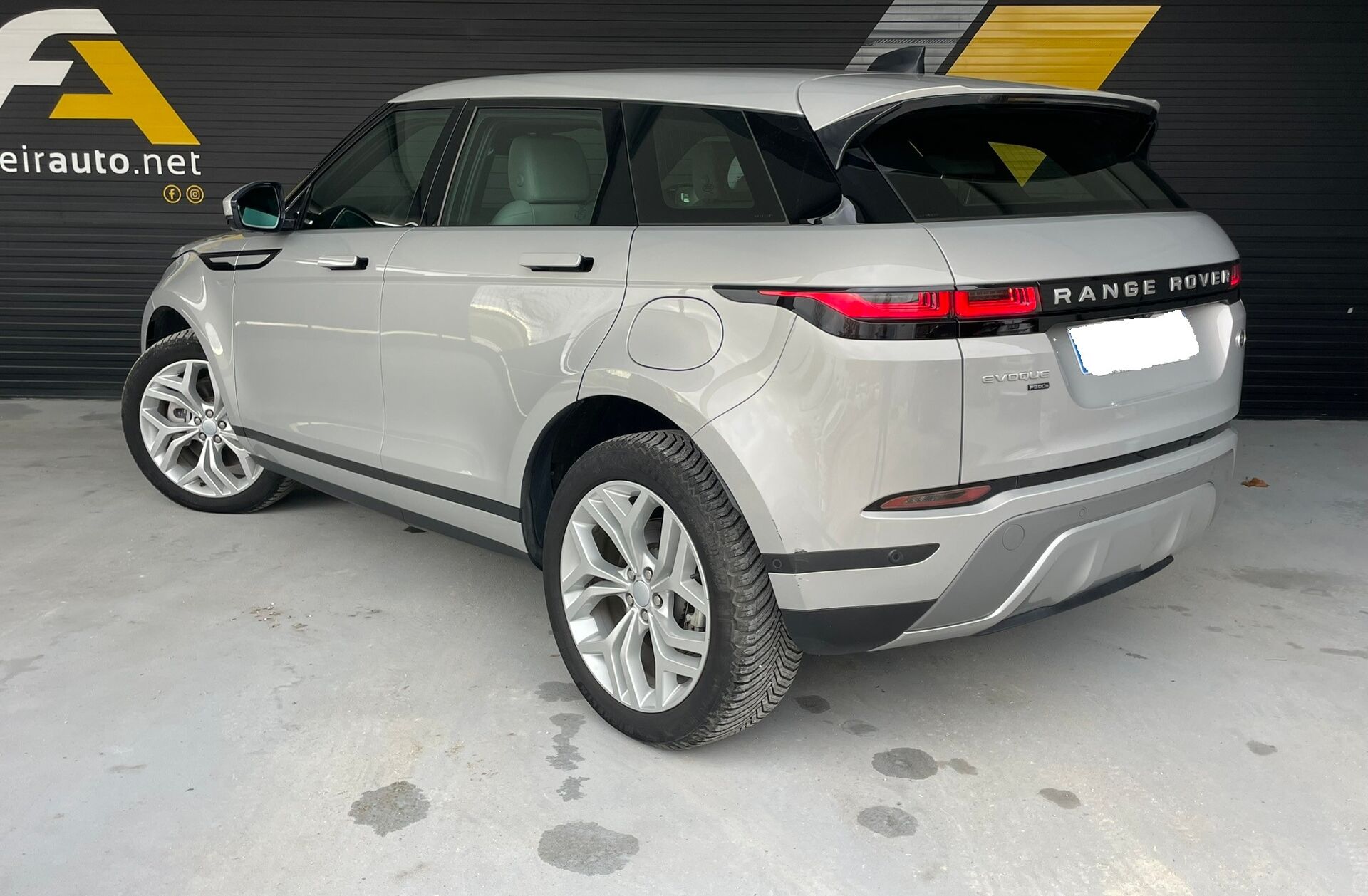 LAND ROVER Range Rover Evoque 1.5 P300e AWD SE Auto