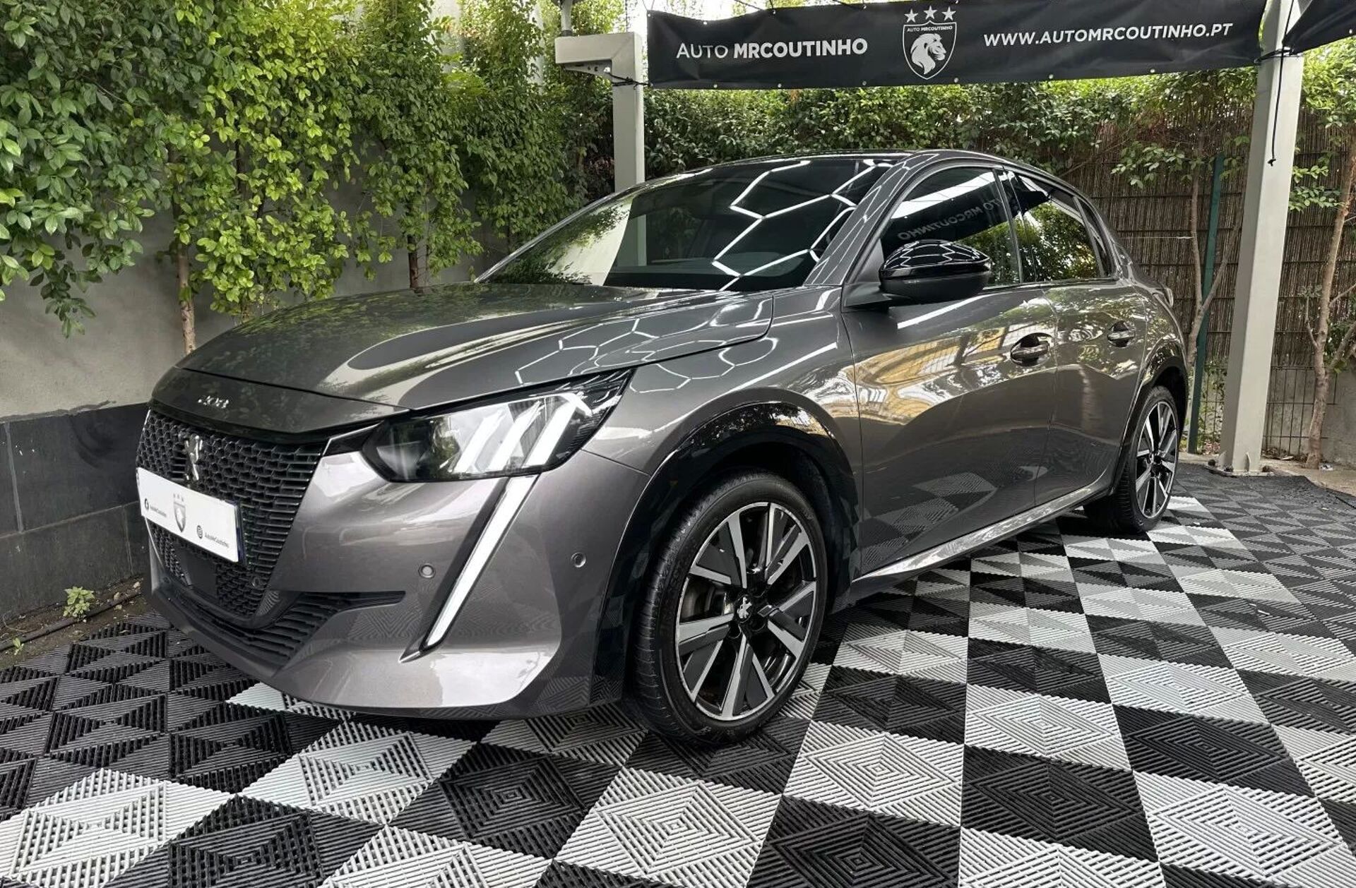 PEUGEOT 208 1.2 PureTech GT