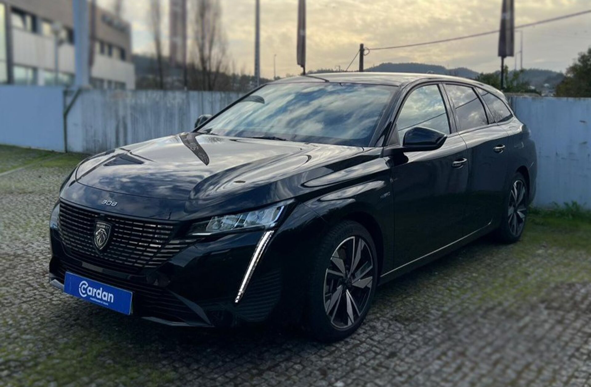 PEUGEOT 308 1.6 Hybrid Allure e-EAT8