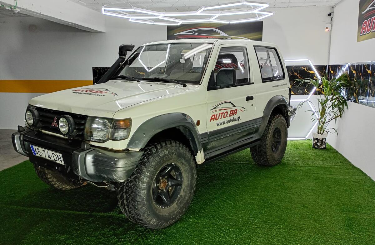 MITSUBISHI Pajero 2.5 TDi GLS