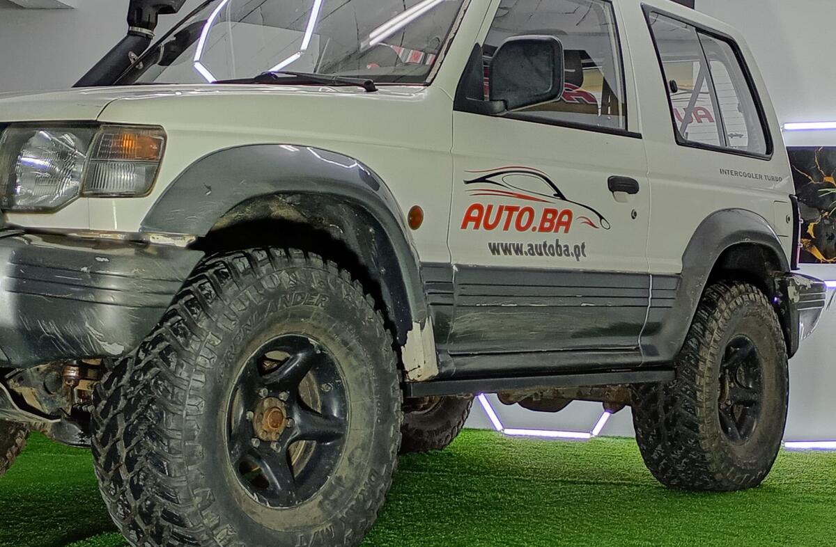 MITSUBISHI Pajero 2.5 TDi GLS