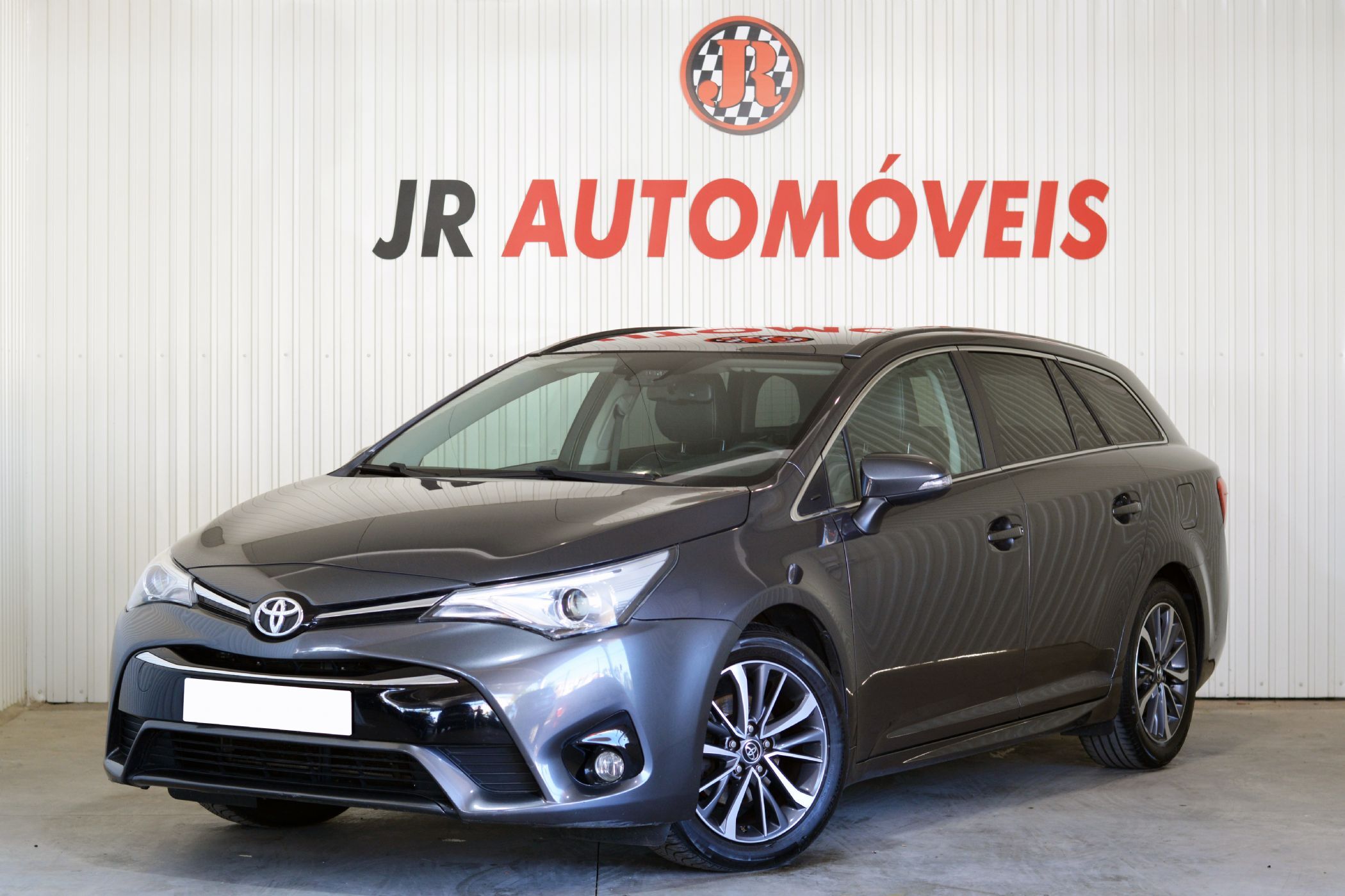 Toyota Avensis SD 1.6 D-4D Luxury