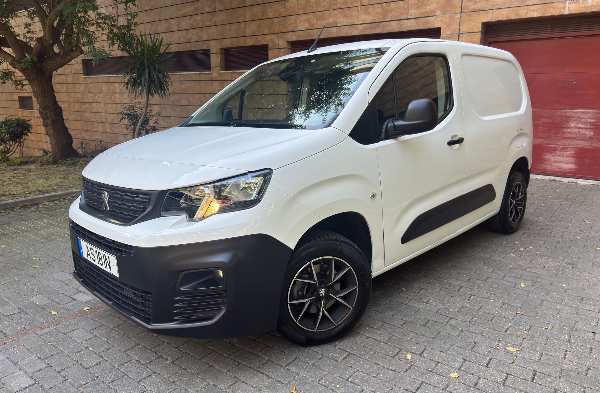 PEUGEOT Partner 1.5 BlueHDi Premium Standard