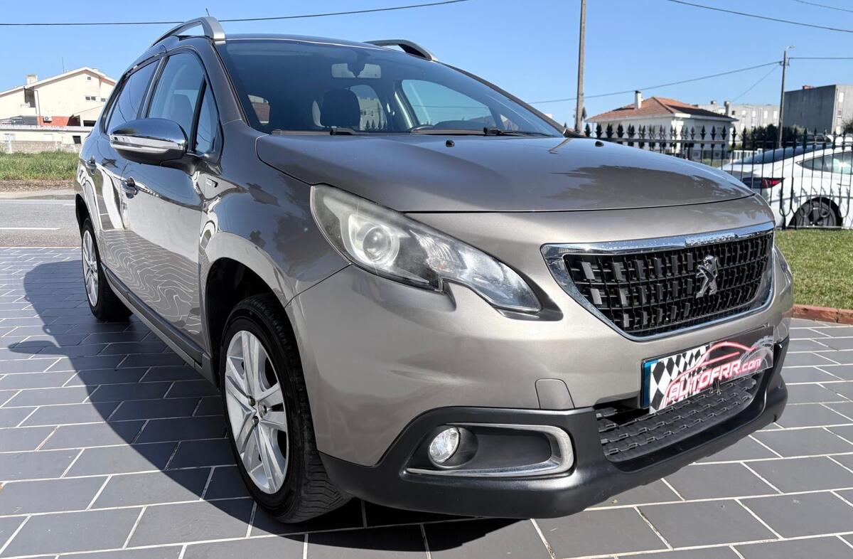 PEUGEOT 2008 1.2 PureTech Style