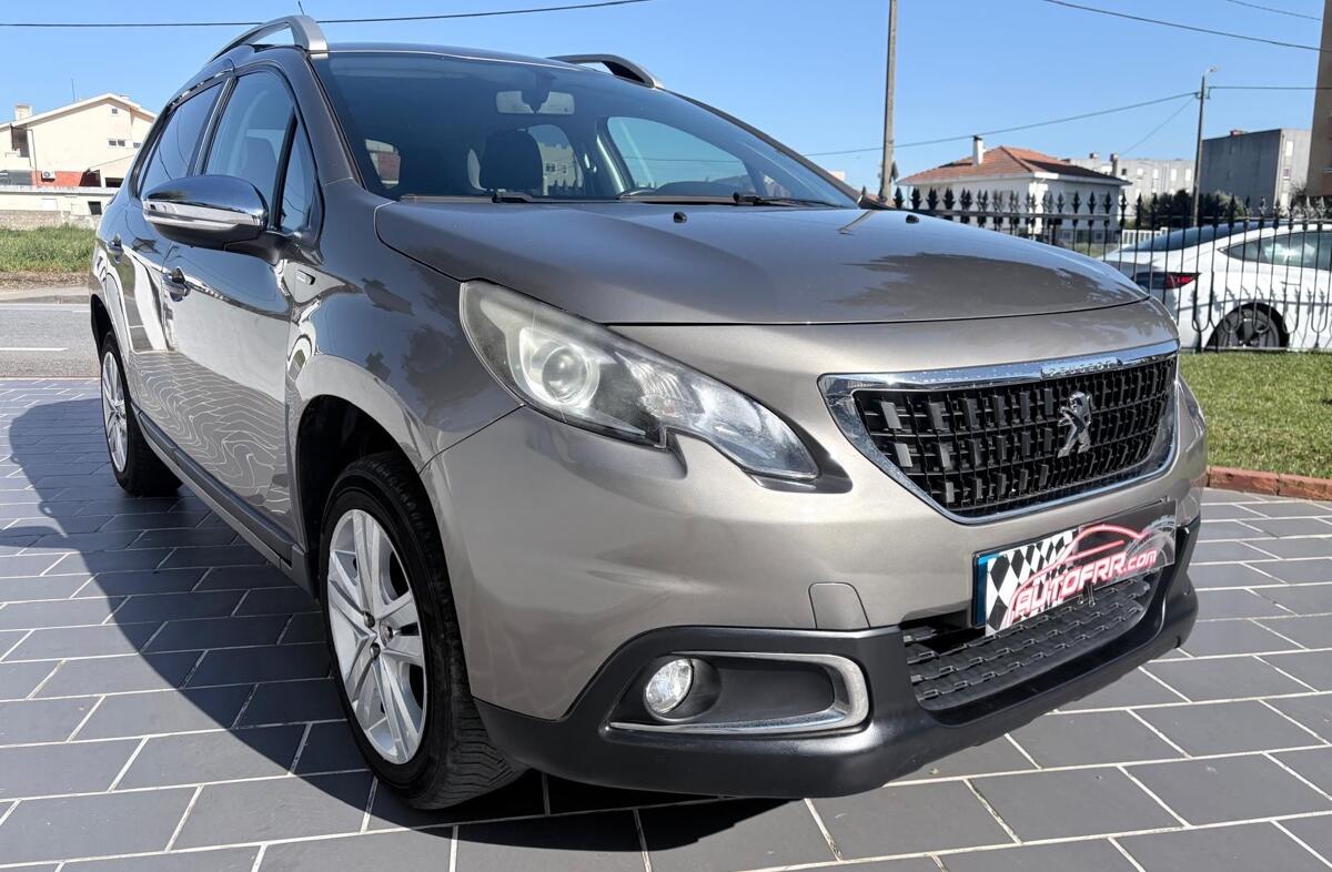 PEUGEOT 2008 1.2 PureTech Style