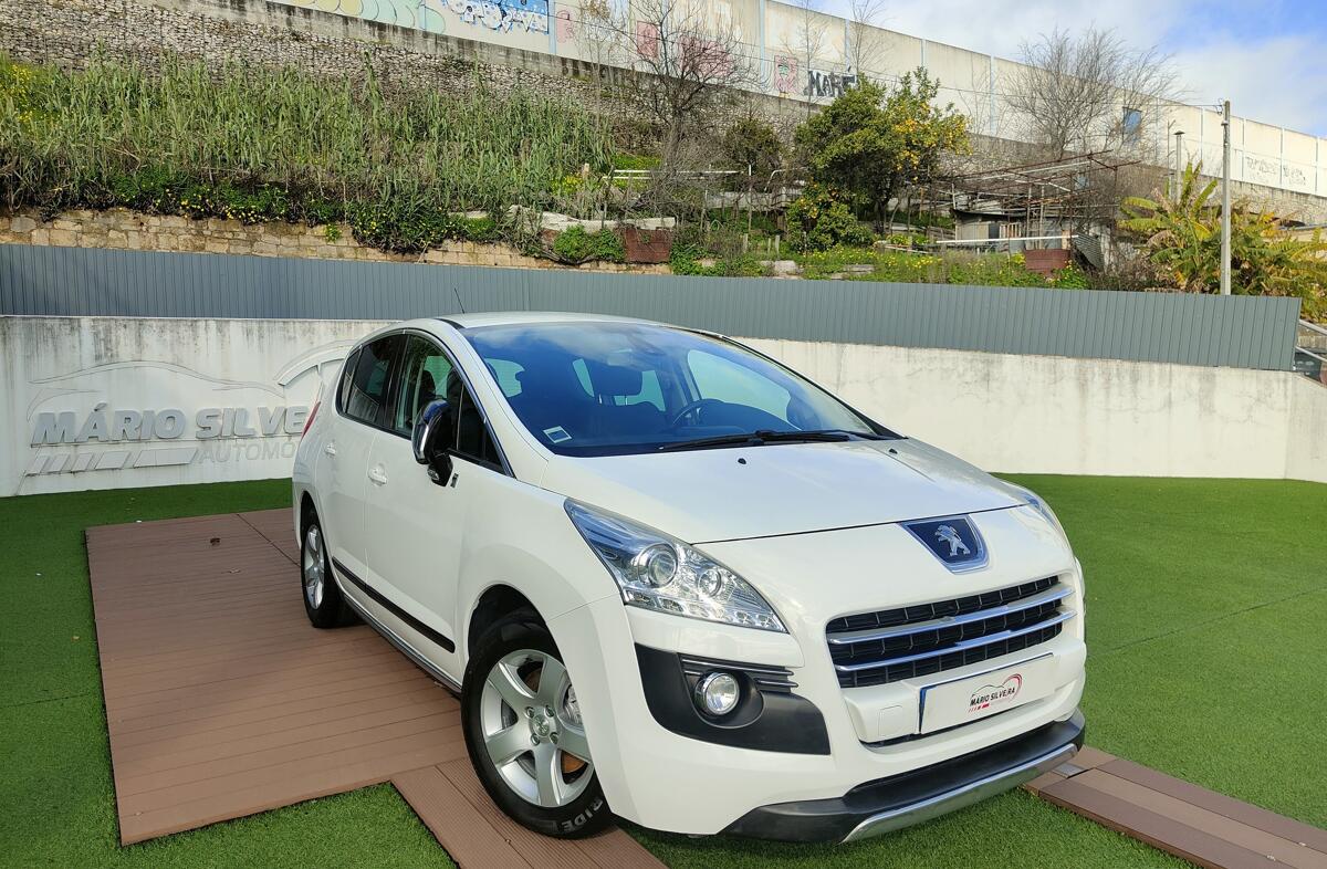 PEUGEOT 3008 2.0 HDi Hybrid4