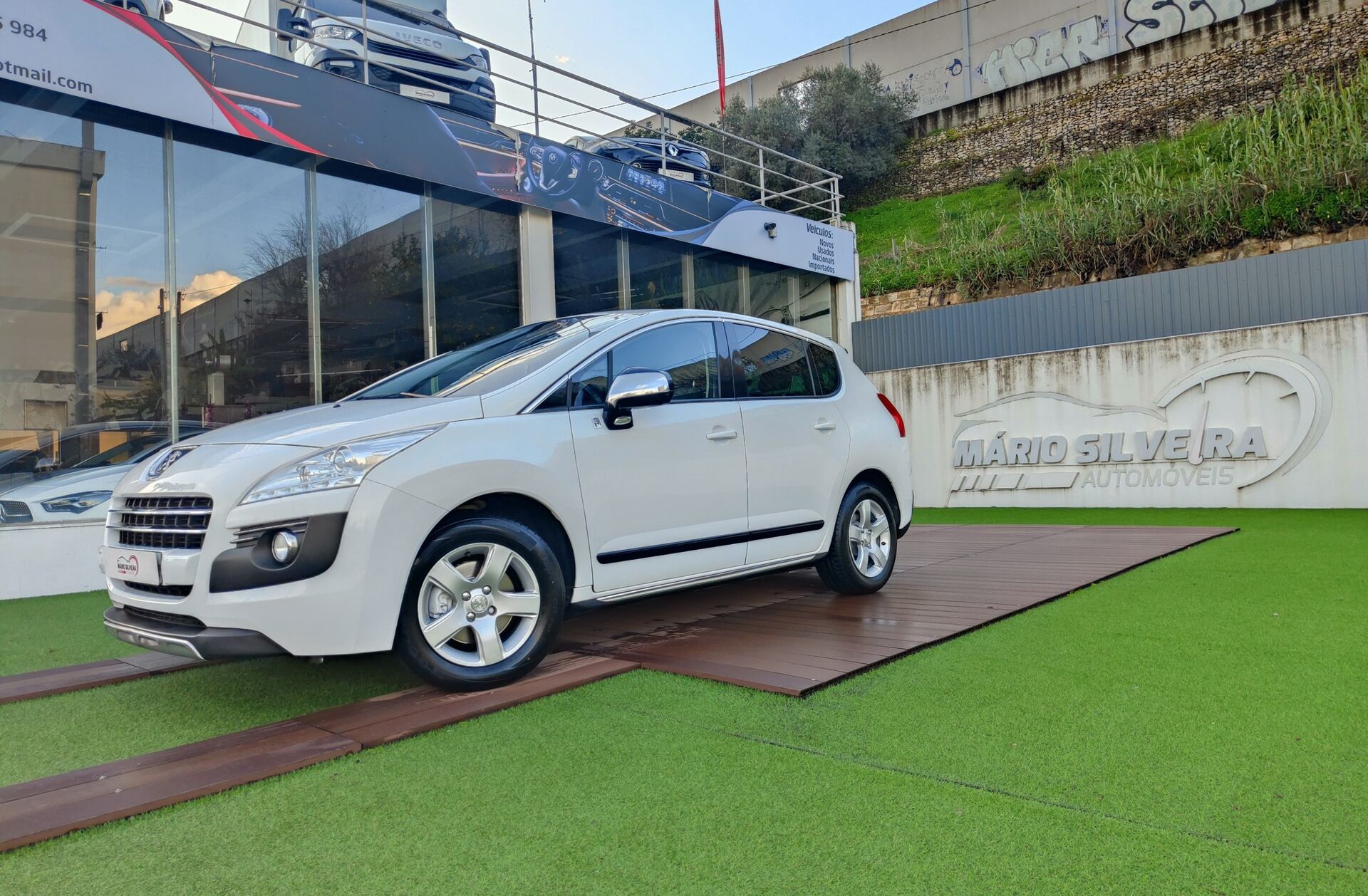 PEUGEOT 3008 2.0 HDi Hybrid4
