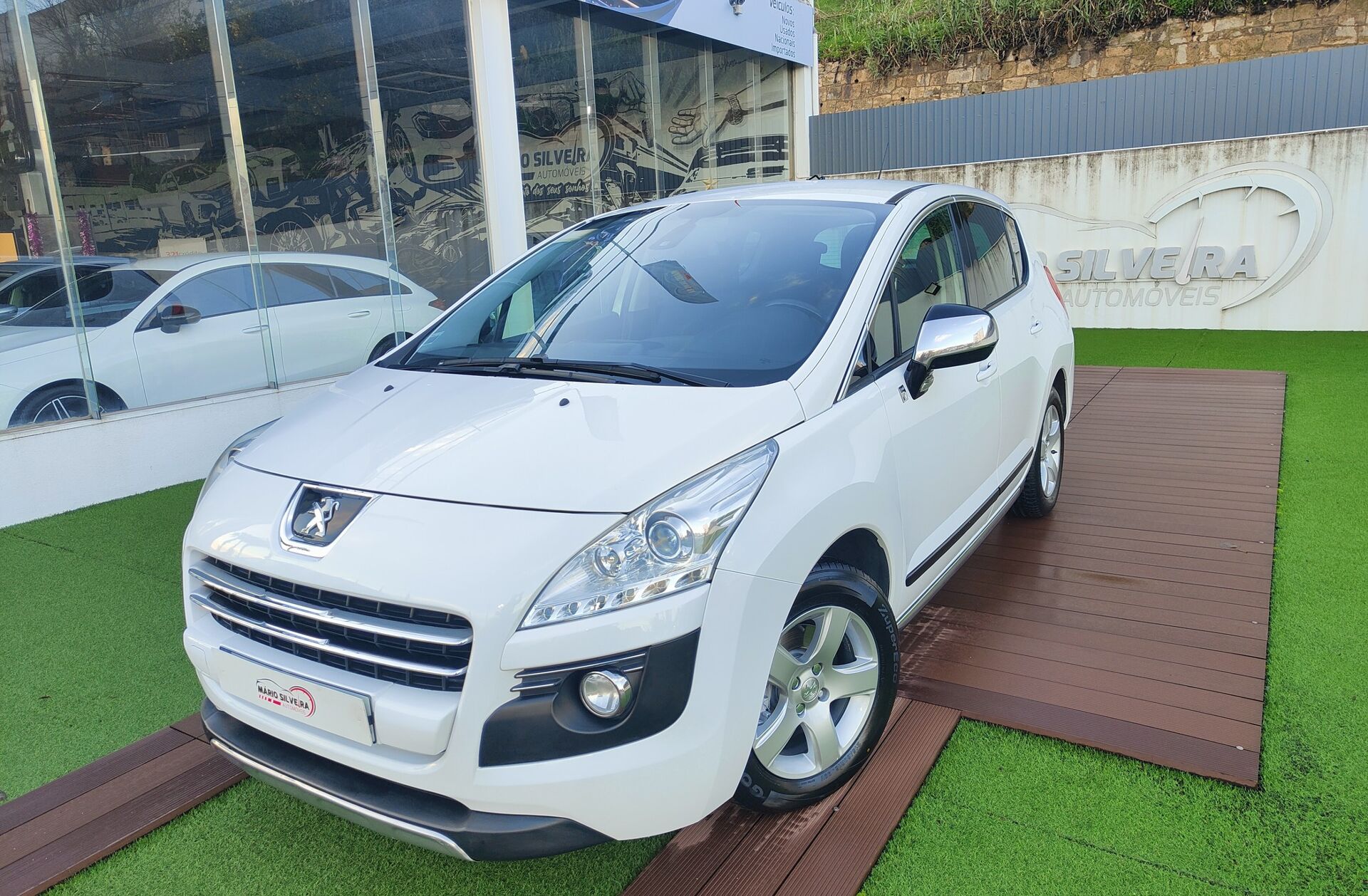 PEUGEOT 3008 2.0 HDi Hybrid4