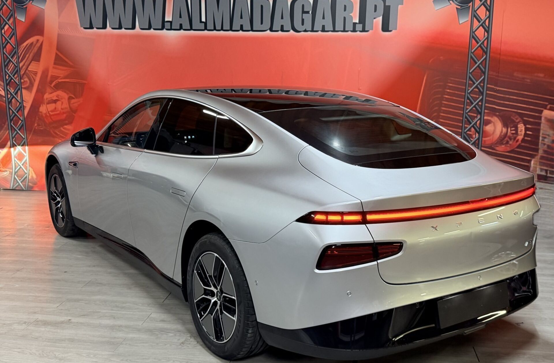 XPENG P7i 86.2 kWh Long Range