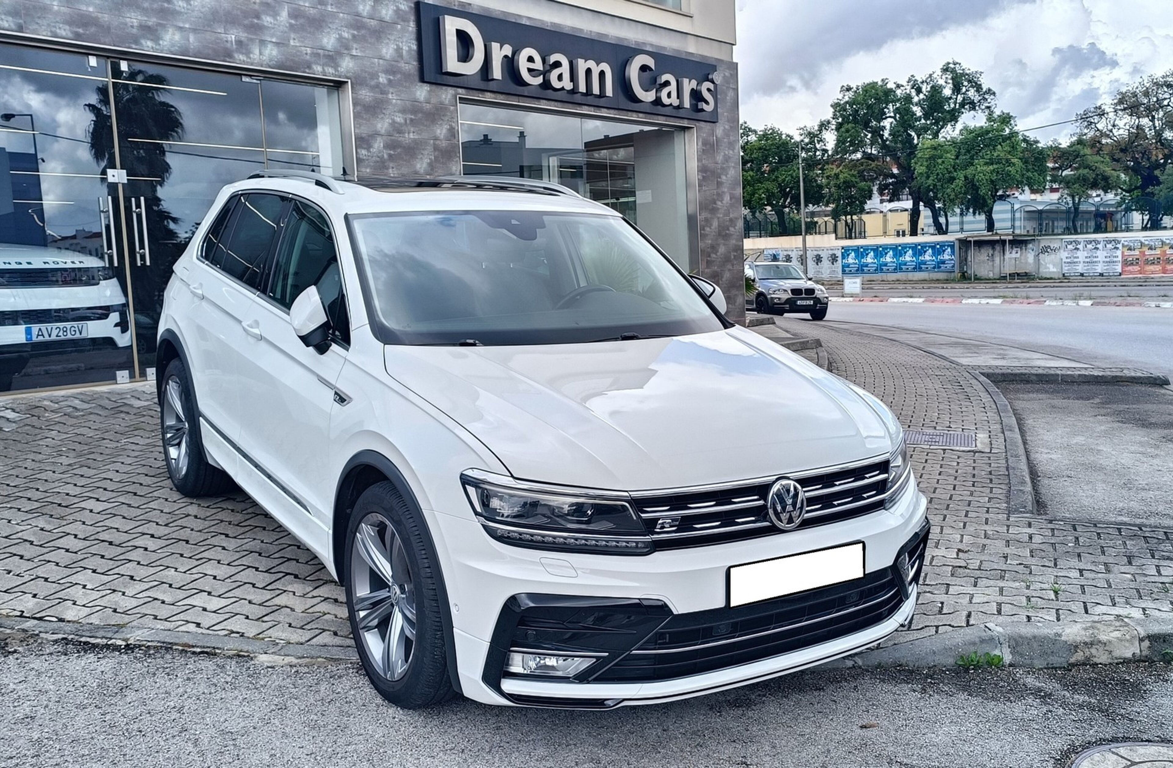VOLKSWAGEN Tiguan 1.6 TDI R LINE
