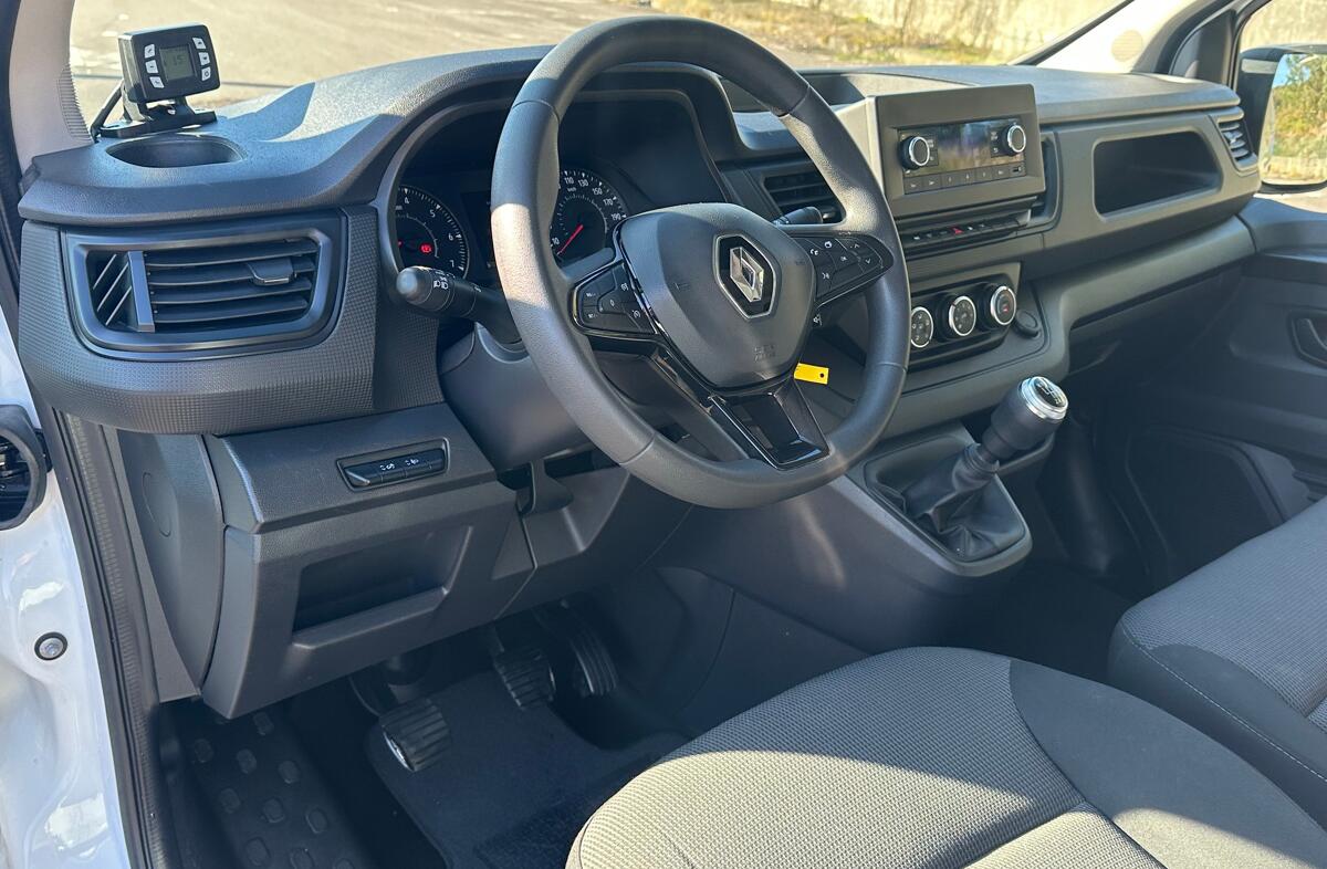 RENAULT Trafic 2.0 Blue dCi L1H2 IP