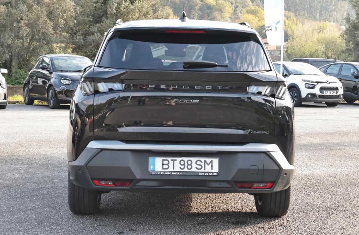 PEUGEOT 5008 1.2 Hybrid Allure e-DCS6