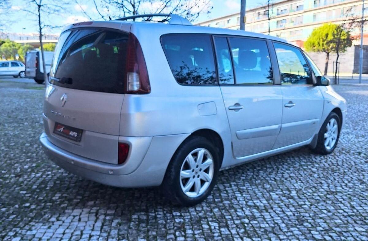 RENAULT Espace 2.0 dCi Initiale 7L