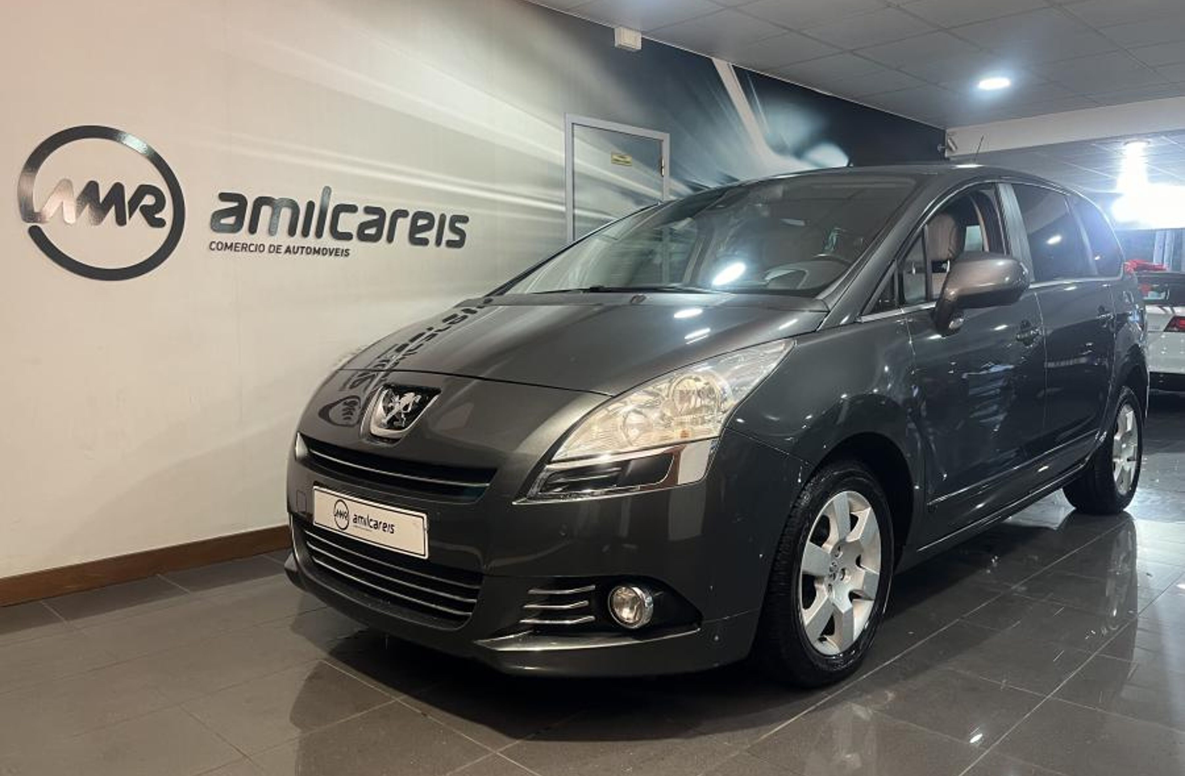 PEUGEOT 5008 1.6 HDi Executive JLL17