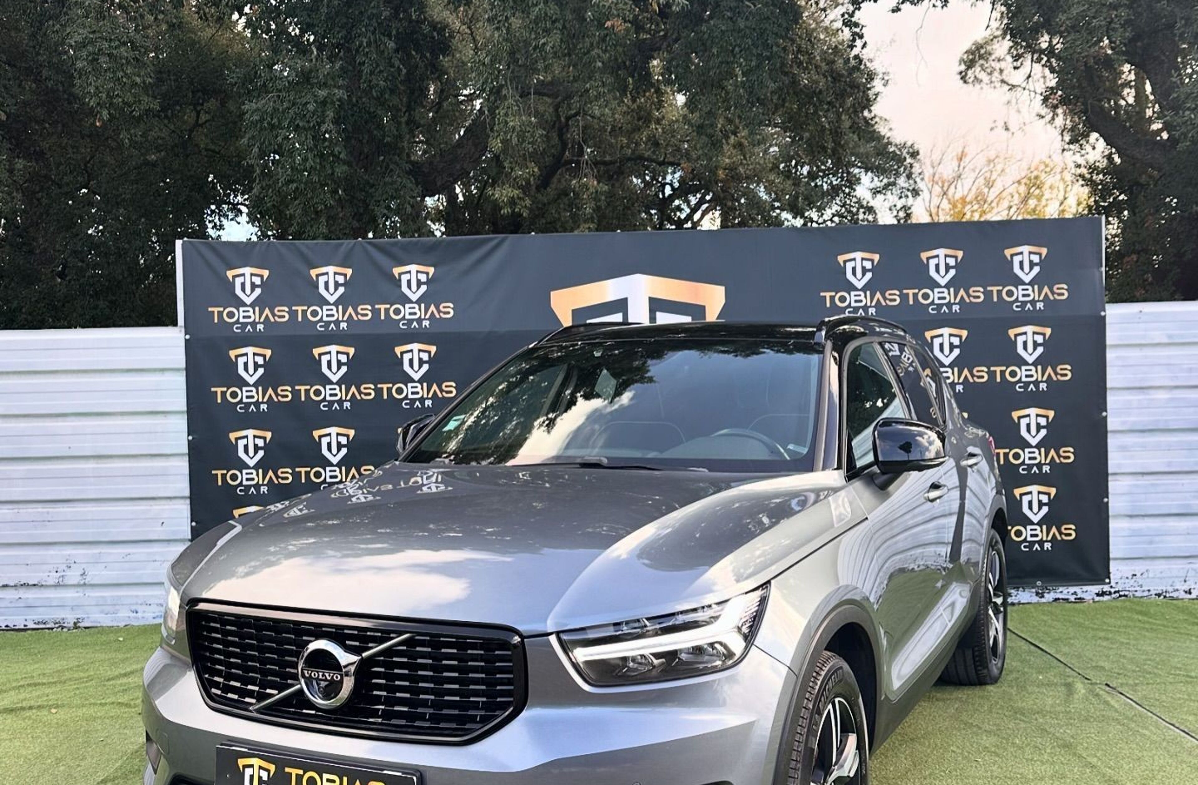VOLVO XC40 2.0 D4 R-Design AWD
