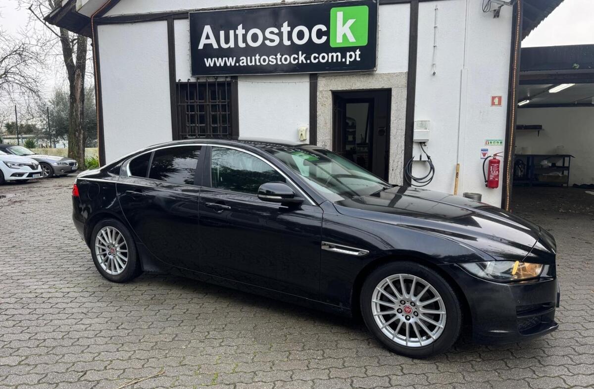 JAGUAR XE 2.0 D Pure