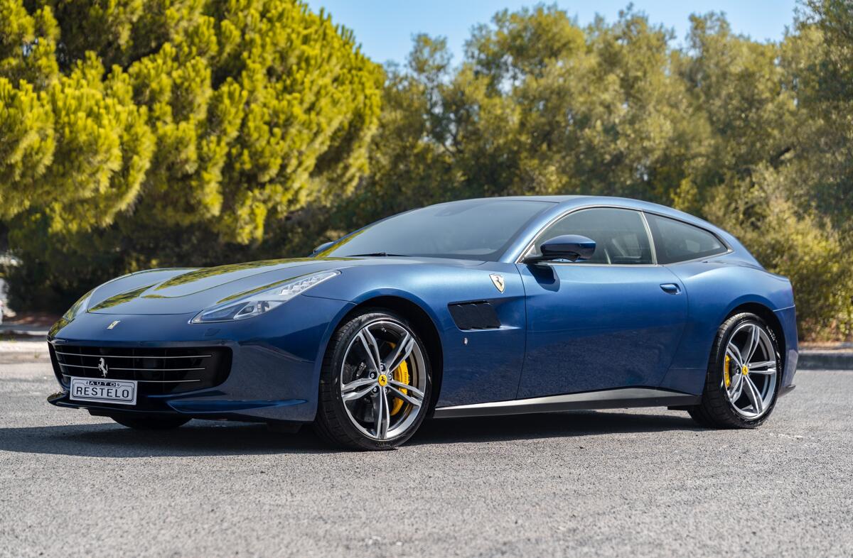 FERRARI GTC4 Lusso T