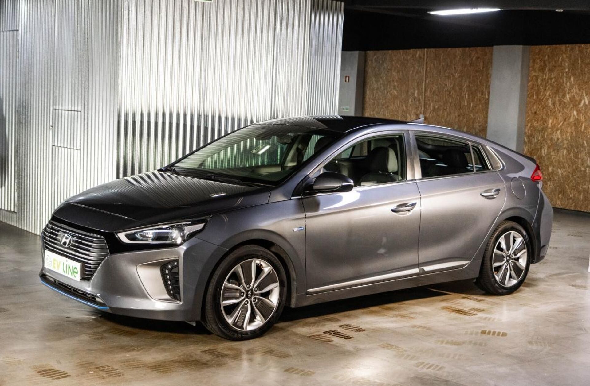 HYUNDAI Ioniq 1.6 GDI HEV Hybrid Tech