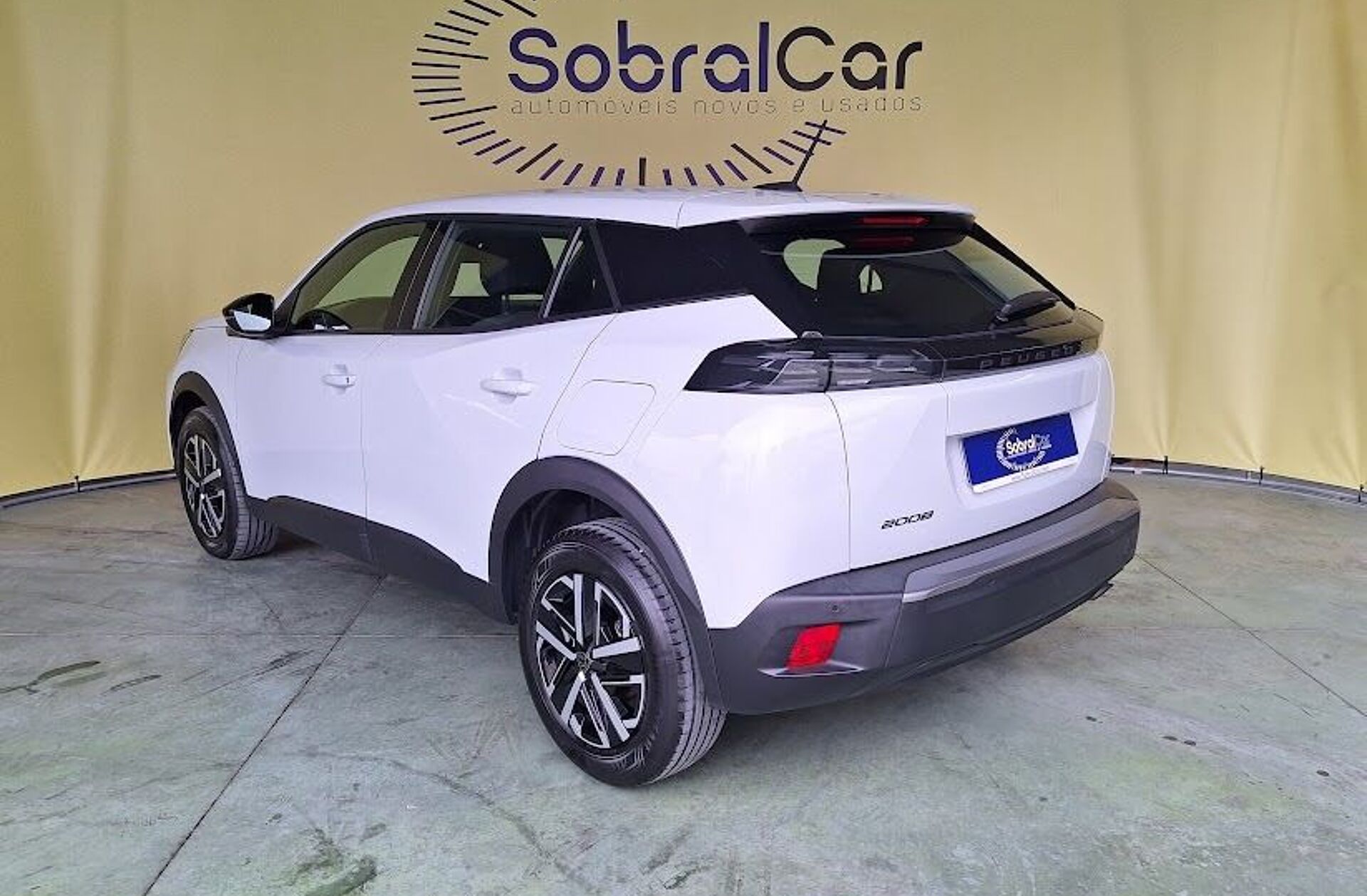 PEUGEOT 2008 1.2 PureTech Active Pack