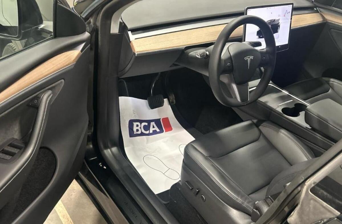 TESLA Model Y Long Range Tração Integral