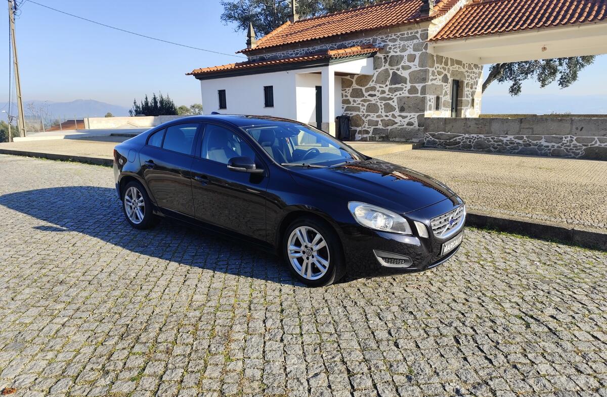 VOLVO S60 1.6 D2 Drive Momentum Start/Stop