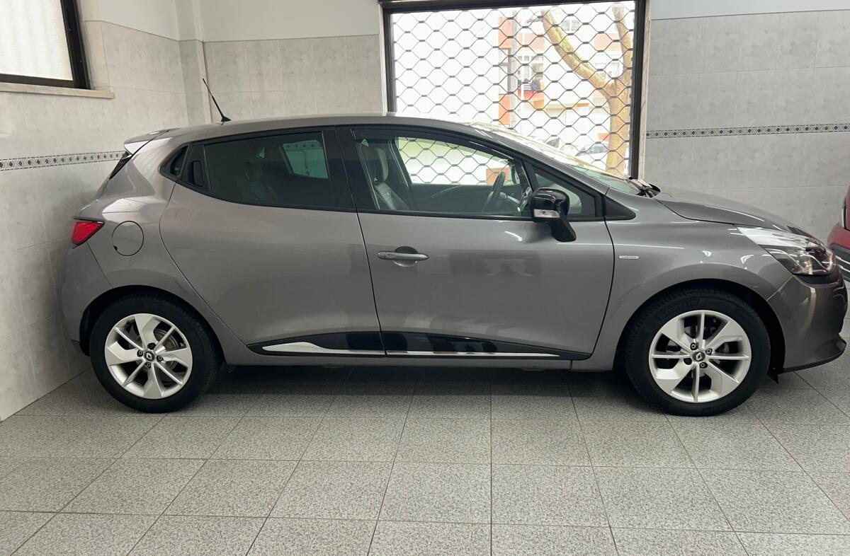 RENAULT Clio 0.9 TCE Limited
