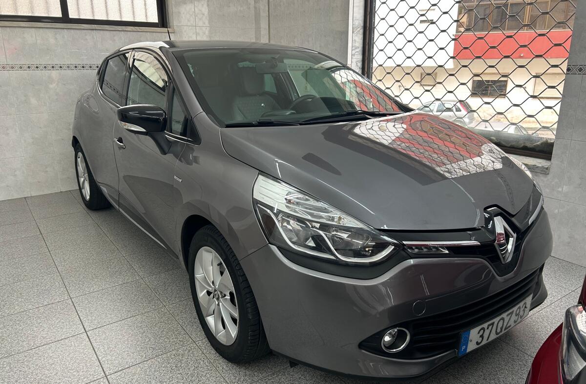 RENAULT Clio 0.9 TCE Limited