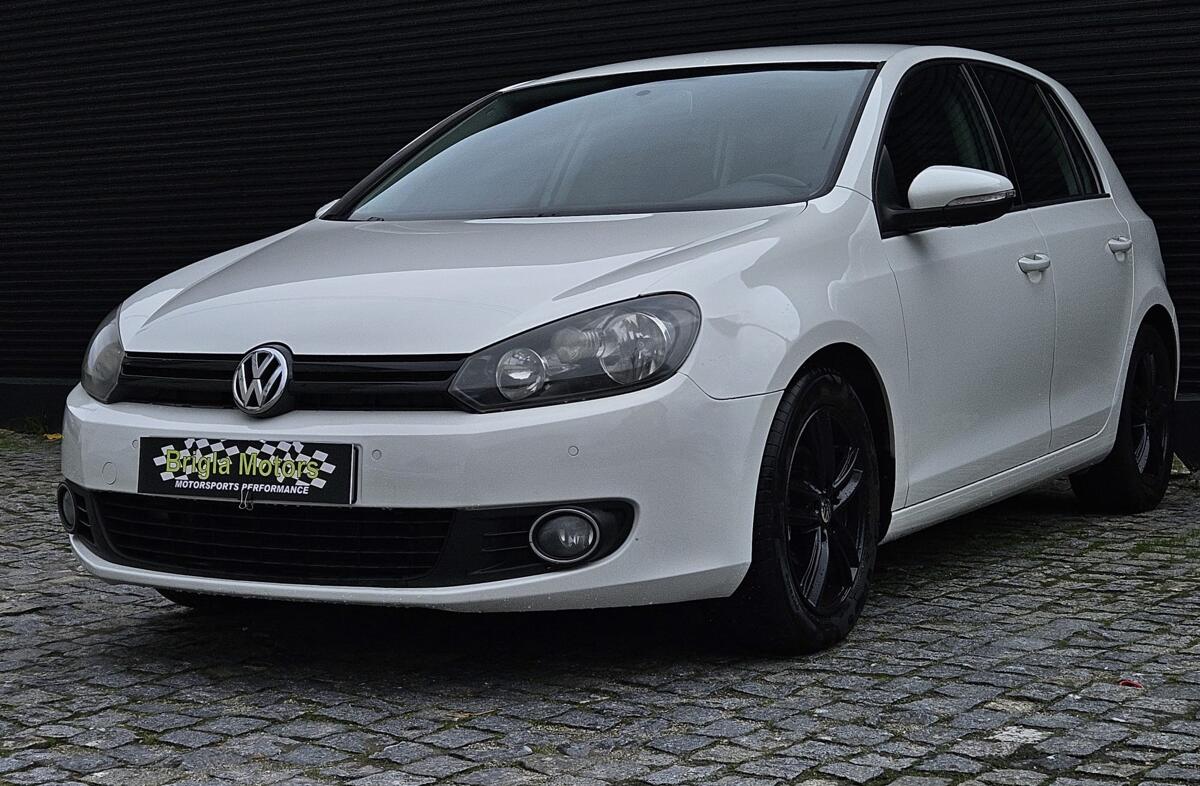 VOLKSWAGEN Golf 1.6 TDi Confortline