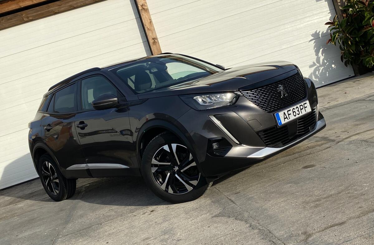 PEUGEOT 2008 1.2 PureTech Allure