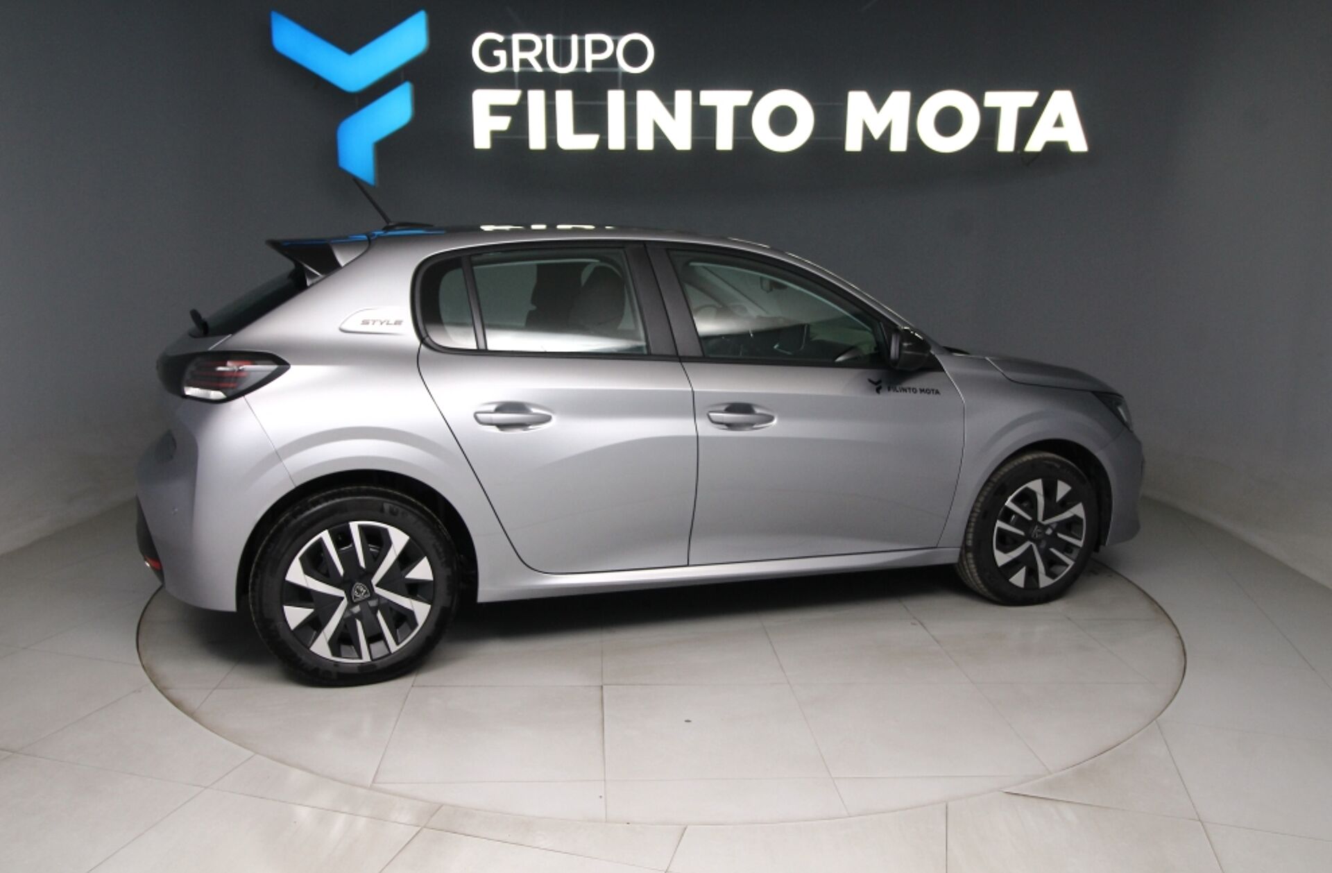 PEUGEOT 208 1.2 Hybrid Style e-DCS6