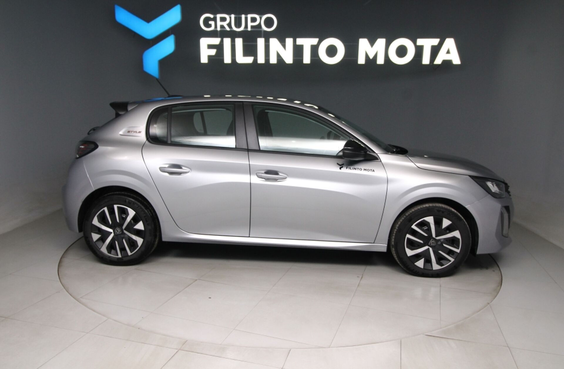 PEUGEOT 208 1.2 Hybrid Style e-DCS6